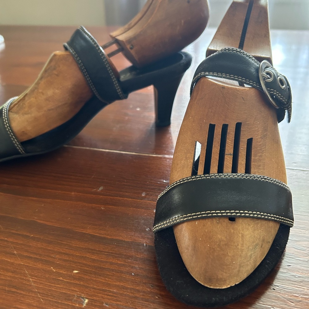 Aerosoles double strap size 72 inch heel - Picture 4 of 5